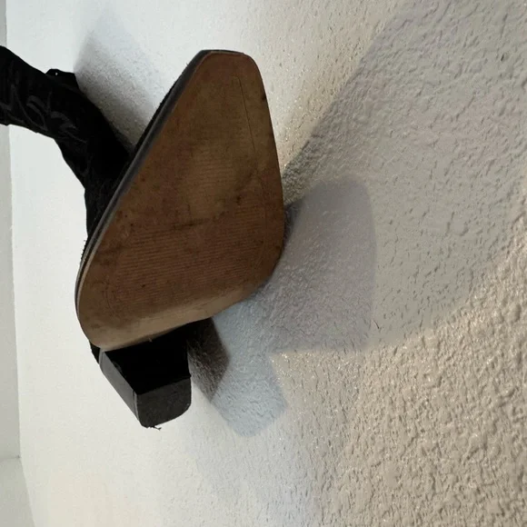 Zara Black Suede Women's Boots size 37 gently used - Picture 3 of 8